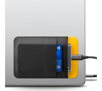 Afterplug Support SSD & Disque Dur à 2 Poches pour PC Portable, Adhésif 3M | Pochette extensible pour SSD portables | 13 x 8,5 cm | Poche séparée pour câbles | Sangle de maintien intégrée