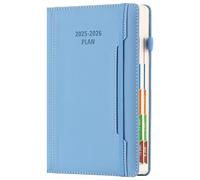 Agenda académique 2025-26, format A5, une page par jour, couverture rigide avec porte-stylo, poche avant, onglet mensuel coloré, fermeture élastique bleue