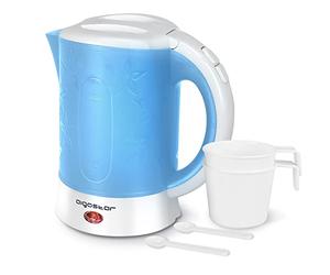 Aigostar Walking Drip 30JQK - Bouilloire compacte de 0,6 litres et 650 W. Mini bouilloire idéal voyage avec arrêt automatique et protection à vide. Deux tasses et deux cuillères incluses.