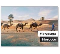 Aimant de réfrigérateur berbères avec dromadaires dans le désert du Sahara Merzouga sur le Maroc