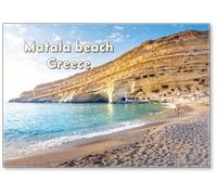 Aimant de réfrigérateur Matala Beach avec des grottes sur les rochers qui ont été utilisés comme un cimetière romain et à la décennie des années 70 étaient des hippies vivants du monde entier, Crète,