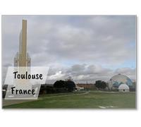 Aimant de réfrigérateur navette spatiale dans le parc à thème de Toulouse sur l'industrie aérospatiale