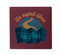 Aimant Frigo Céramique Carré - Un Esprit Libre n'est Jamais Confiné Aventure - Format 5x5cm -Magnet Décoratif Souvenir pour Réfrigérateur et Tableau Magnétique Imprimé en France