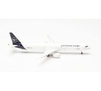 herpa Maquette Avion Lufthansa Cargo Airbus A321P2F - D-AEUC Hello Europe, echelle 1/200, Model, pièce de Collection, d'avion avec Support, Figurine Plastique