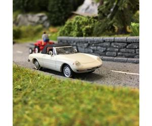 Alfa Romeo Spider Fermé Blanc-HO 1/87-BREKINA 29605