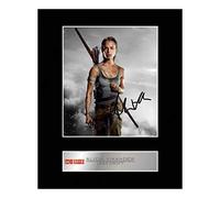 Alicia Vikander - Photo dédicacée d'Alicia Vikander en Lara Croft - Tomb Raider