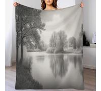 ANALTIRCE Couverture Flanelle 200 × 220 cm Adulte Lac Moderne Et Brumeux, Moelleuse Plaid Canape Polaire en Microfibre, Nature Forêt Couverture Lit 2 Personnes Douce et Chaude