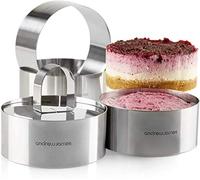 Andrew James Emporte-Pièces avec Poussoir | 4 Moules Cuissons | Idéal pour Cuire les Oeufs Hamburger Mousses et Desserts | Diamètre de 6cm | Lavable au Lave-Vaisselle