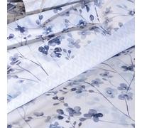 Anne de Solène - Drap Plat 240x295cm - Calme - Blanc Bleu - 100% Satin de Coton - Botanique Coings Poétique & Sérénité Hivernale - Finition Bourdon - Lit 2 Personnes - Lavable 60°C