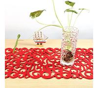 Aoresac Set de Table en Feutre, Motif Floral ajouré, Chemin de Table Résistant à la Chaleur, Décoration Artistique et élégante pour la Maison, pour la Famille ou Les Amis, Rangement (Rouge)