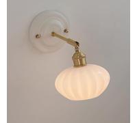 Applique murale réglable en laiton, style nordique, luminaire décoratif d'intérieur avec abat-jour en verre citrouille et base en céramique, élégante lampe blanc lait pour chambre à coucher ou salon.