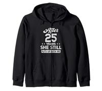 Après 25 ans, elle met toujours en place avec moi anniversaire Sweat à Capuche