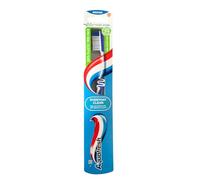 Aquafresh Everyday Clean Medium Toothbrush for Adults, Medium Bristles, Flexible Neck with Pressure Control, Rounded Bristle Tips, Ergonomic Handle, Daily Oral Care, Assorted Colours