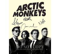 Arctic Monkeys Poster 20,3 x 25,4 cm - Portrait de groupe magnifique - Photographie - Rock and Roll - Les années 2010 - AM - Musique britannique légendaire - Sheffield, Angleterre - Alex Turner -