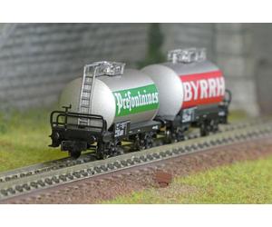Arnold HN6702 Set de 2 wagons citernes à essieux, SNCF, BYRRH / Préfontaines, N