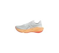ASICS Chaussure de course 'Novablast 6' gris argenté / blanc, Taille 39,5