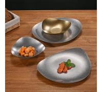 Assiette en acier inoxydable 304 avec forme vintage irrégulière unique pour améliorer la présentation et la présentation des aliments (A)