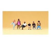 assis sur les marches G