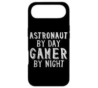 Astronaute by Day Gamer by Night Cadet Space Station Voyage Coque pour iPhone Air