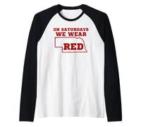 Au Nebraska, Le Samedi, Nous portons du Rouge Manche Raglan