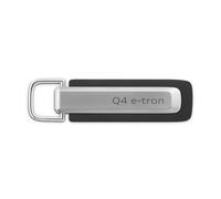 Audi Q4 e-tron Accessoire de Voiture, Argent et Noir, 80g, Compatible avec Q4 e-tron, Gravure Q4 e-tron et Anneaux Audi en Relief