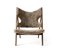 Audo Copenhagen Chaise lounge Knitting peau de mouton sahara. structure noyer