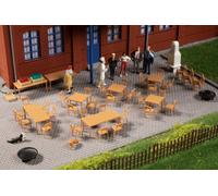 AUHAGEN 41671 Échelle HO Paquet de Nr. 10 Tables Et Nr. 40 Chaises