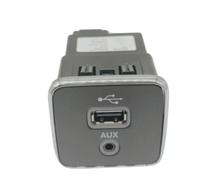 AUX USB Socket Connecteur Compatible Avec Jeep Pour Cherokee Pour Compass 2017 2018 2019 2020 2021 Port De Charge Avant Adaptateur D'interface USB AUX 5XG28DX9AC