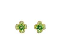 avec des boucles d’oreilles florales vert cristal en dégradé, un petit conte de fées vert frais, doux fleuris d’été pour femmes.