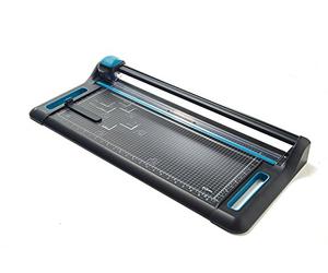 AVERY - Rogneuse de précision à affutage automatique, Format de coupe maxi : A2,