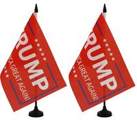 AZ FLAG - Drapeau De Table Donald Trump Président Etats-Unis Rouge 21x14 cm - Petit Drapeau De L'Élection Des Usa De Bureau 100% Polyester Avec Hampe De 25cm Et Socle En Plastique Noir (Lot de 2)