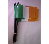 AZ FLAG - Lot de 10 Drapeau Irlande - 15x10 cm - Pack de 10 Petits Drapeaux Irlandais 100% Polyester Avec Hampe 25 cm
