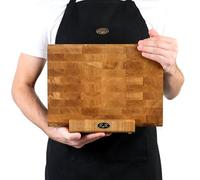 B4K Planche à Découper 35 × 25 cm - Bois de Chêne avec Support et Bords Arrondis - Antidérapant avec Pieds en Silicone et Poignées Encastrées - Idéal pour la Cuisine et le Barbecue