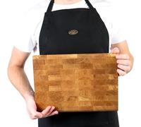 B4K Planche à Découper 35 × 25 cm en Bois de Chêne avec Bords Arrondis - Antidérapant avec Pieds en Silicone et Poignées Encastrées - Idéal pour la Cuisine et le Barbecue