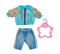 BABY born 833599 Tenue avec veste - Pour les poupées de 43 cm - Contient 1 haut, 1 pantalon & 1 cintre - Pour les petites mains - Développe l’empathie & les aptitudes sociales, 3 ans +