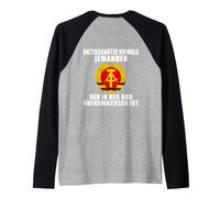 Backprint Ne sous-Estimez jamais Un Vieil Homme de la RDA Manche Raglan