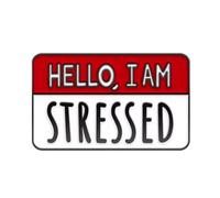 Badge à épingle en émail « Hello, I Am Stressed » | Épinglette amusante et compatible | Badge anxiété et humeur (3 x 1,7 cm)