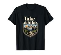 Badge Take a Hike Camping Mountain avec Empreintes de Pas T-Shirt