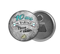 Badgmania Décapsuleur Magnet Aimant | Anniversaire 10 Ans de Mariage Noces d'Etain | Diamètre 5.9cm | Anneaux Mariage | Ouvre Bouteille Réfrigérateur