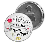 Badgmania Décapsuleur Magnet Aimant | Anniversaire 17 ans de Mariage Noces de Rose | Diamètre 5.9cm | Anneaux Mariage | Ouvre Bouteille Réfrigérateur