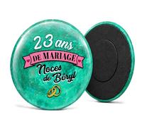 Badgmania Magnet Aimant 23 Ans de Mariage - Noces de Béryl - Idée Cadeau Original Couple - Aimant Réfrigérateur Souvenir - Fabriqué en France - Ø 59 mm