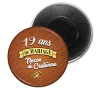 Badgmania Magnet Aimant 5.9cm | Anniversaire 19 Ans de Mariage Noces de Cretonne | Diamètre 5.9cm | Anneaux Mariage