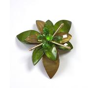 Baesics Barrette à cheveux pour femme - Fleur de lys émeraude - 2 en 1 - Pince à cheveux et épingle - Broche en forme de fleur en acétate de cellulose - Bijou design 3D pour robes et coiffures - Pièce