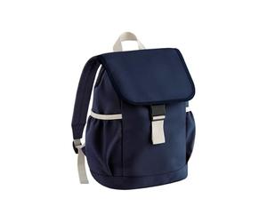BagBase Kids Adventure Sac à dos rose en polyester recyclé, style contrasté, poches latérales élastiques, rabat rabattable avec boucle et cordon de serrage, bretelles réglables, conçu pour la