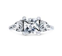 Bague De Fiançailles Intemporelle Romantique 3Ct Cubic Zirconia Square Solitaire Princesse Pour Femmes Side Stone Heart Forme Cz .925 Argent Sterling Thin Band