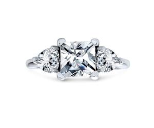 Bague De Fiançailles Intemporelle Romantique 3Ct Cubic Zirconia Square Solitaire Princesse Pour Femmes Side Stone Heart Forme Cz .925 Argent Sterling Thin Band