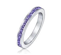 Bague Éternité Empilable En Zircon Cubique Violet Avec Canal Sertie Pour Femmes Simulée Améthyste En Argent Sterling .925