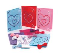 Baker Ross AX715 Cartes de cœur à filer - Paquet de 6, Artisanat pour les enfants à coudre, enfiler et décorer pour les cartes de Saint Valentin