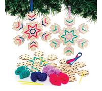 Baker Ross FE863 Décorations en Bois Enfants en forme de Flocon de Neige - Lot de 5, Couture Débutant, Kit Couture pour Enfant, Kit Broderie Debutant, Loisirs Creatifs Enfants