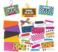 Baker Ross FN568 Kits de décoration assortis Retro Cassette Tape - Lot de 8, kits de décoration en mousse pour les loisirs créatifs des enfants